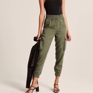 Abercrombie & Fitch Green Cargo Joggers